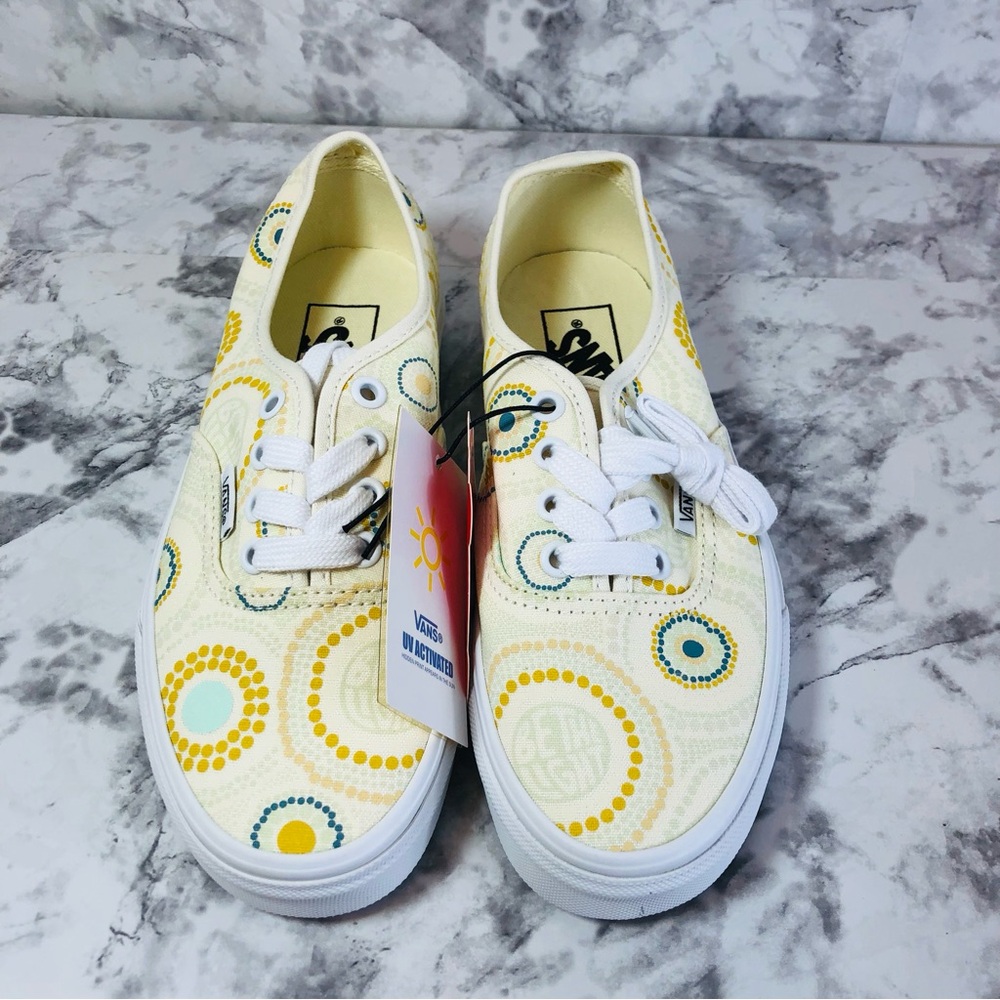 NEW VANS Authntic Uv Ink Mosaic Low-Top Unisex Sneakers, Men 4 Women 5.5